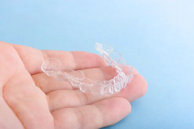 インビザラインGoの費用相場は30〜60万円が目安