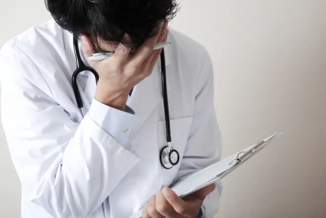 インビザライン矯正の後悔につながる2大原因とは?